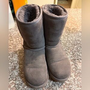 UGG Women’s Classic Short II